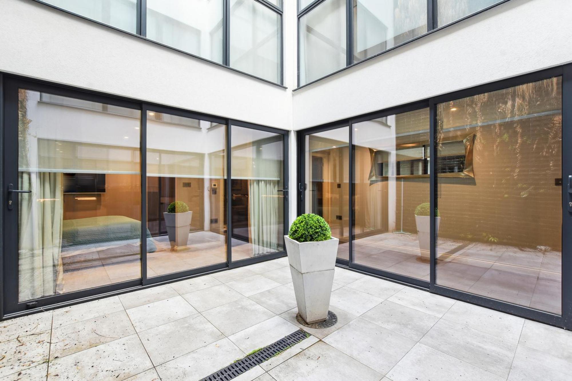 Buckingham Palace Residences By Aeria Apartments London Exteriör bild
